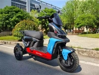 Raptor Shark 72V デュアルモーター電動三輪車 – 70KM/H 高速パフォーマンスライド